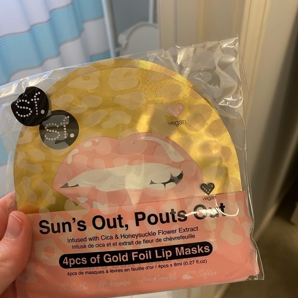 BECCA Makeup Suns Out Pouts Out - Picture 2 of 2